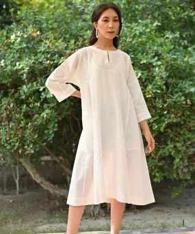 White hand embroidered cotton round neck kurta